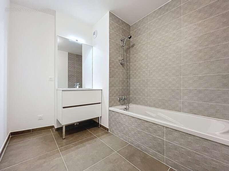 Appartement à AMBILLY