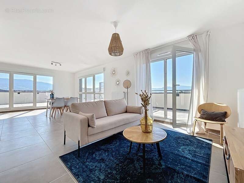 Appartement à AMBILLY