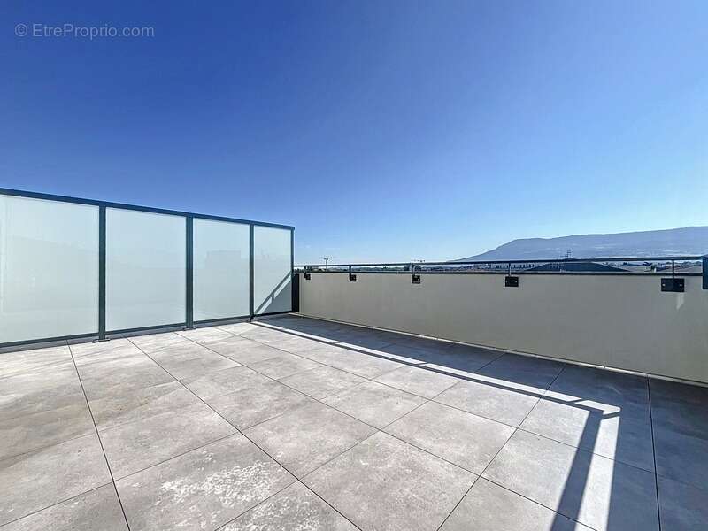 Appartement à AMBILLY