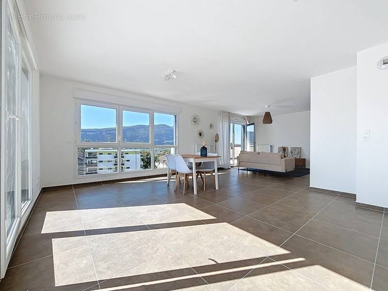 Appartement à AMBILLY