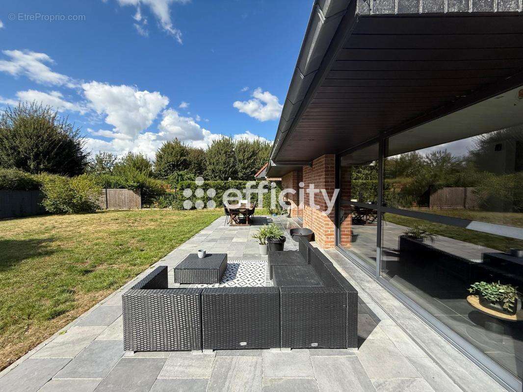 Maison à RADINGHEM-EN-WEPPES