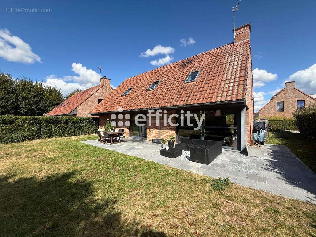 Maison à RADINGHEM-EN-WEPPES