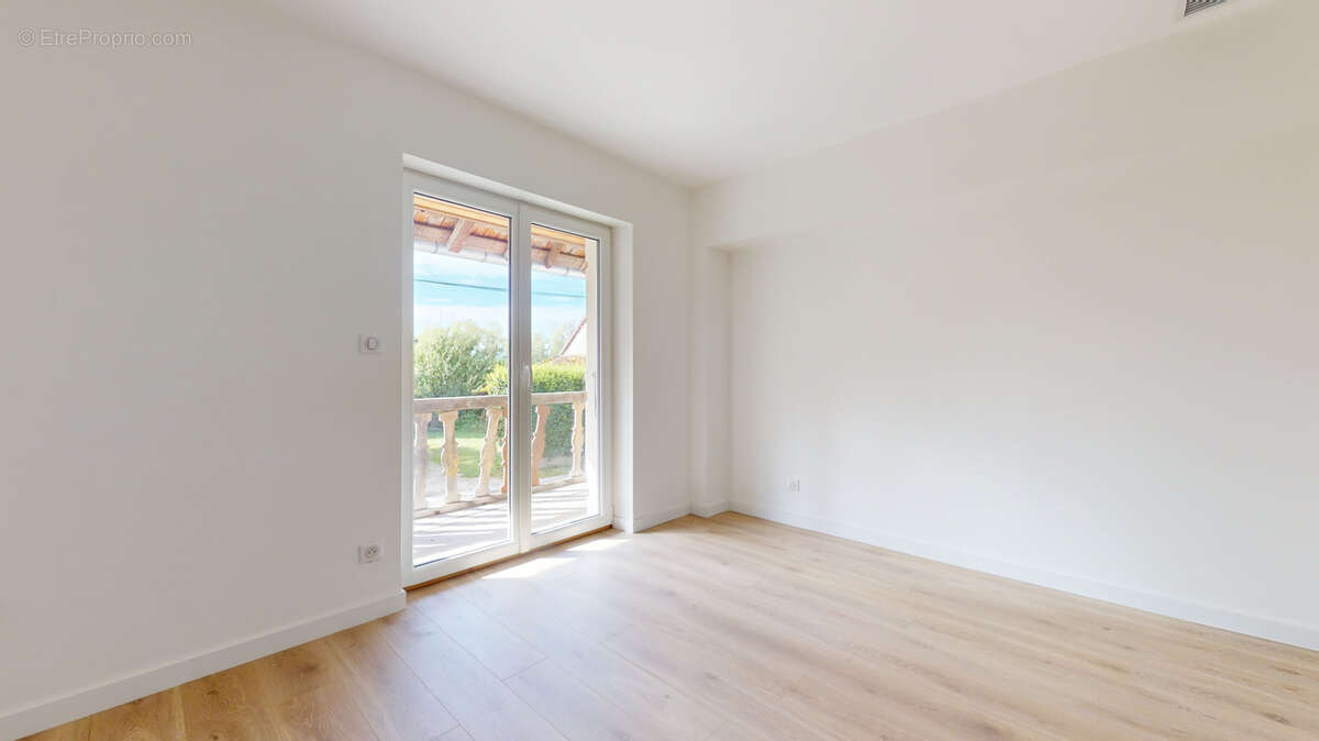 Maison à MONT-SOUS-VAUDREY