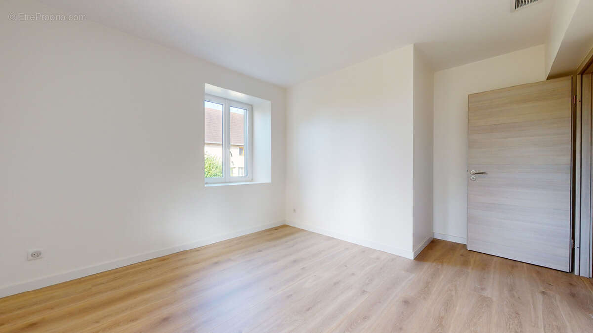 Maison à MONT-SOUS-VAUDREY