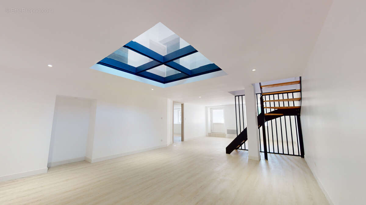 Maison à MONT-SOUS-VAUDREY