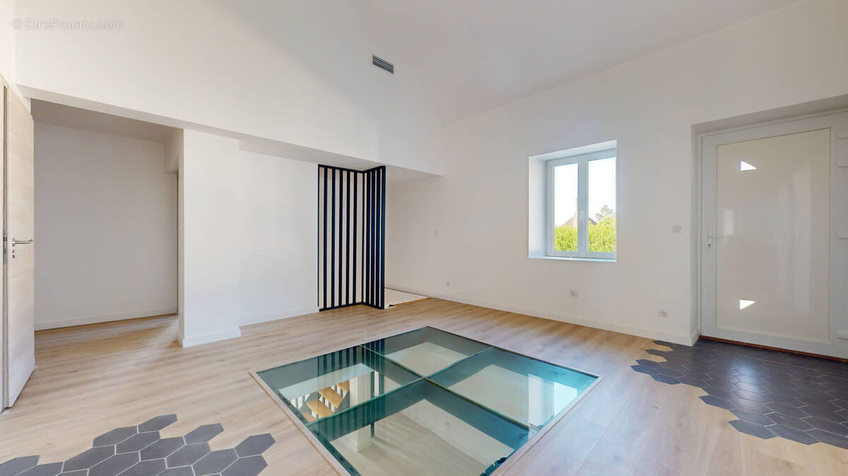 Maison à MONT-SOUS-VAUDREY