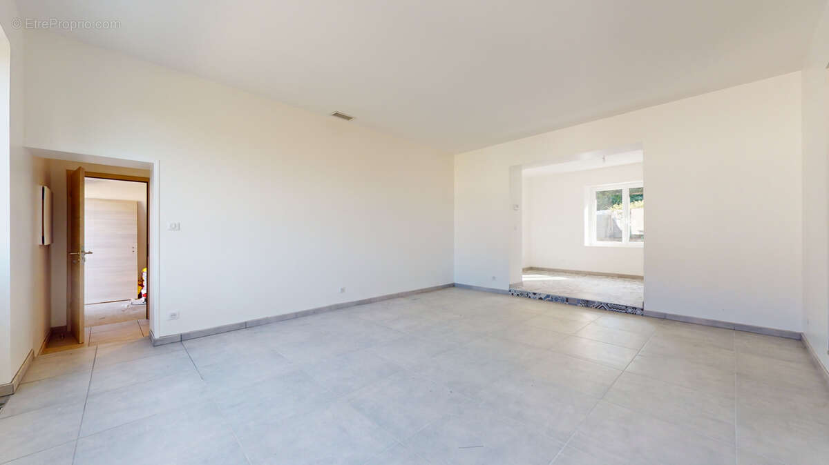 Maison à MONT-SOUS-VAUDREY