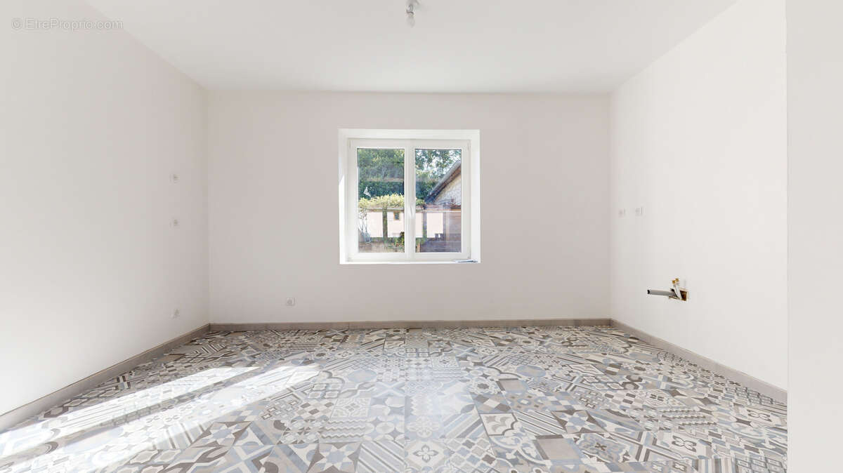 Maison à MONT-SOUS-VAUDREY