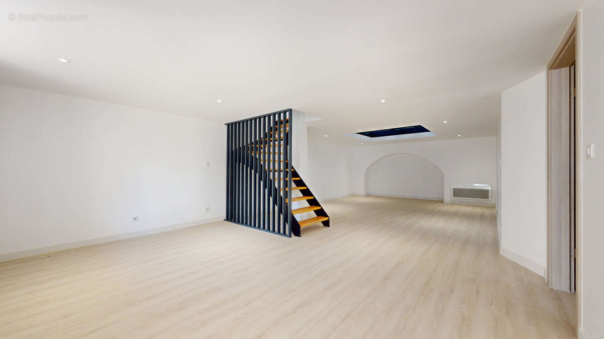 Maison à MONT-SOUS-VAUDREY