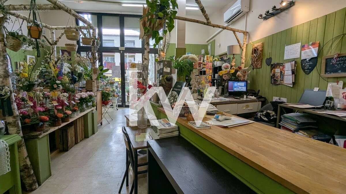 Commerce à PELISSANNE