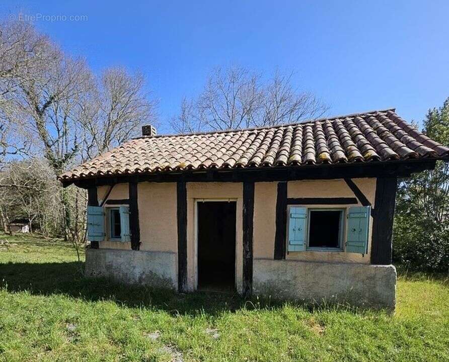 Maison à MEZOS