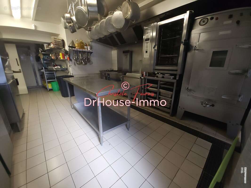 Commerce à LOUVIGNE-DU-DESERT