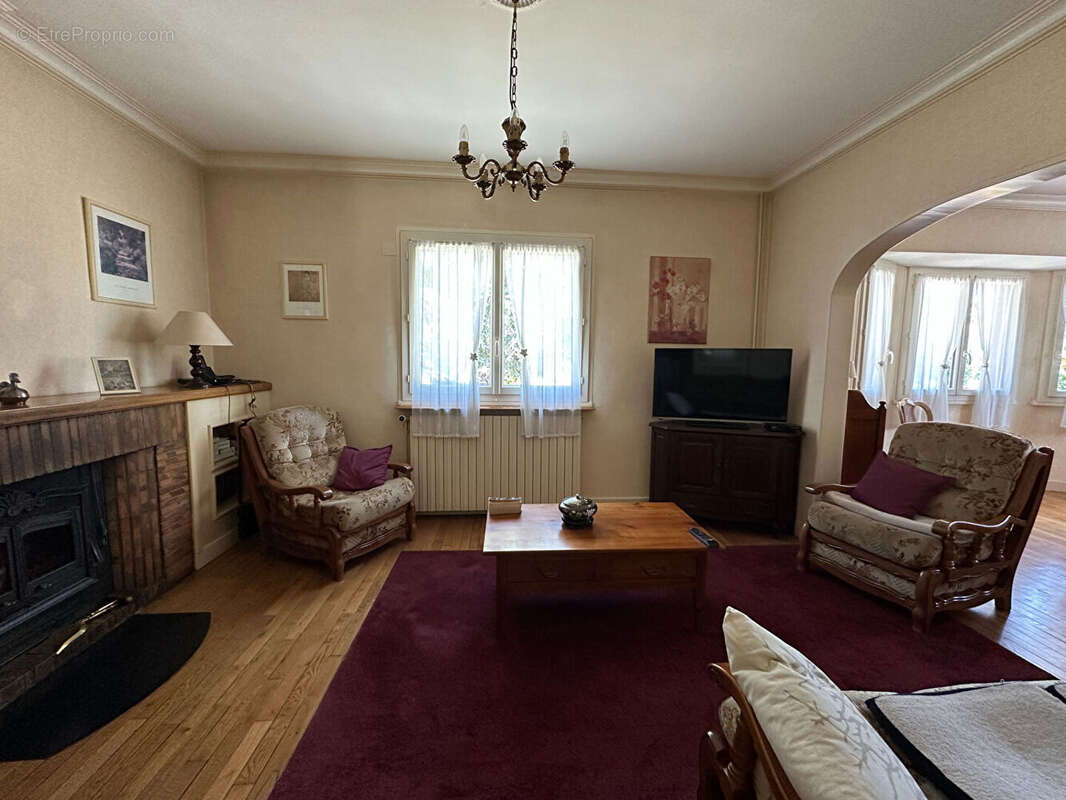 Maison à ONCY-SUR-ECOLE