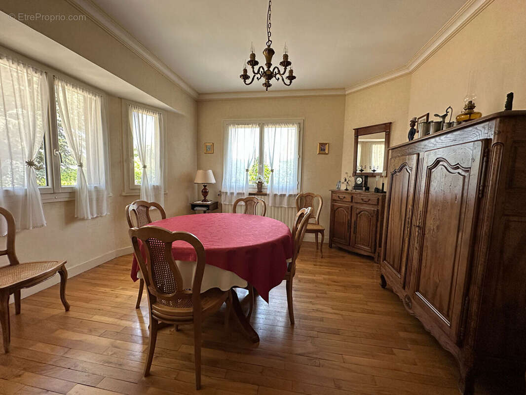 Maison à ONCY-SUR-ECOLE