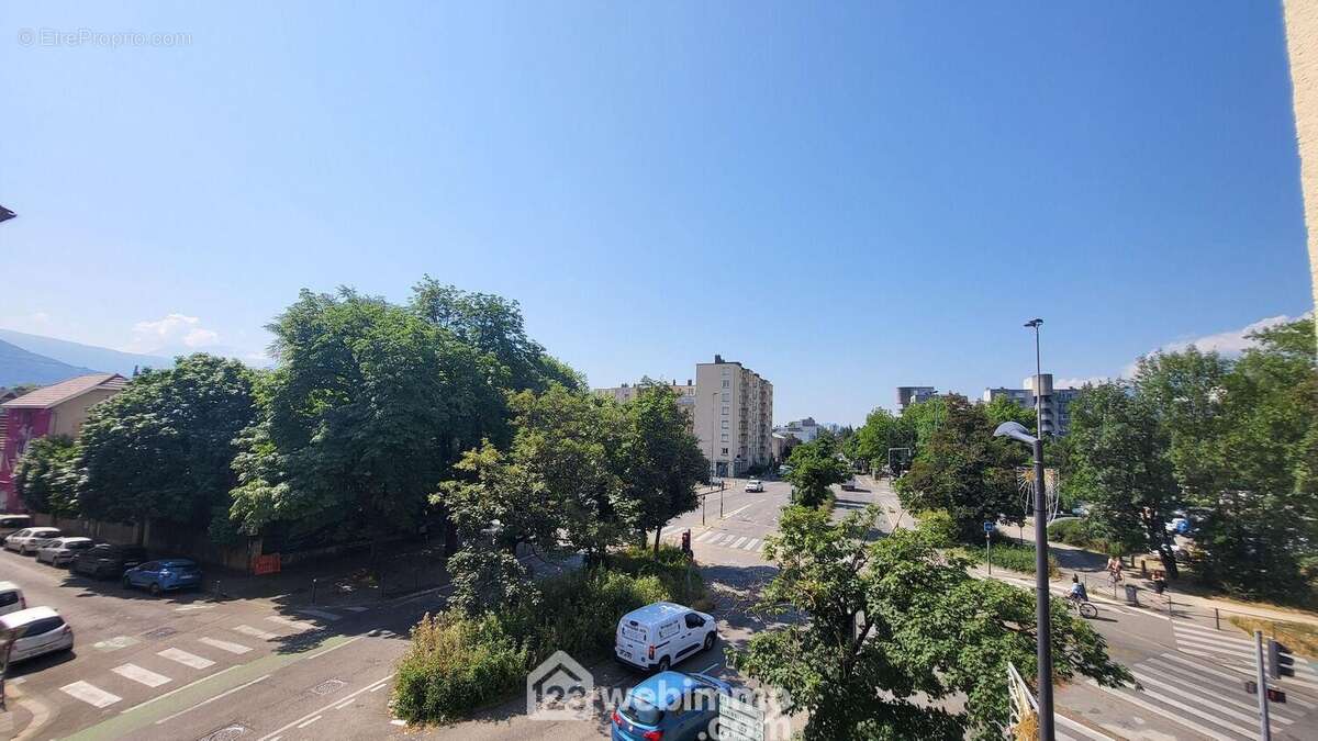 Vue dégagée et une exposition Sud - Appartement à GRENOBLE