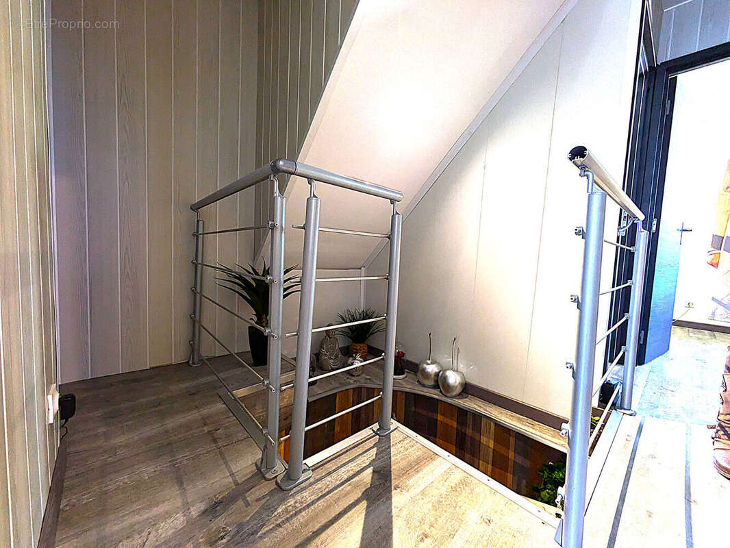 Appartement à SAINT-LAURENT-DU-VAR