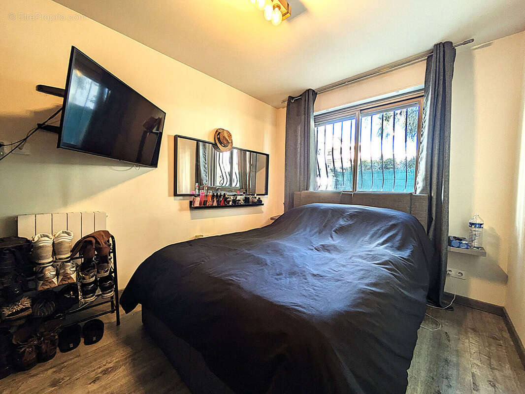 Appartement à SAINT-LAURENT-DU-VAR