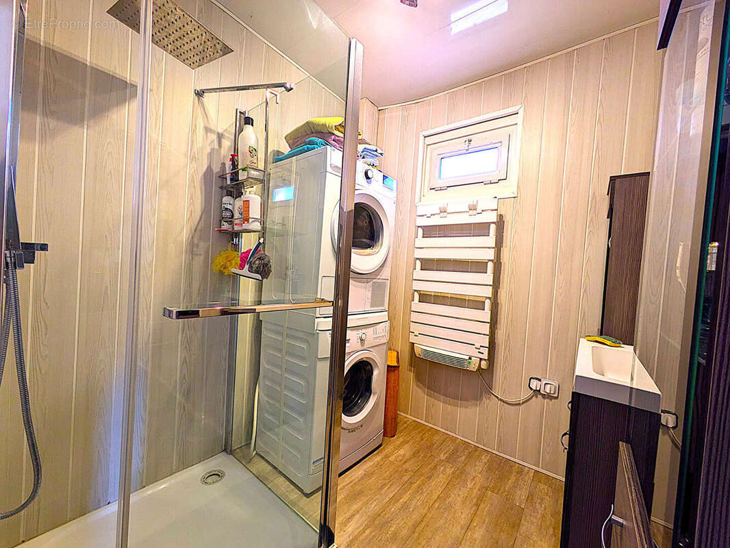 Appartement à SAINT-LAURENT-DU-VAR