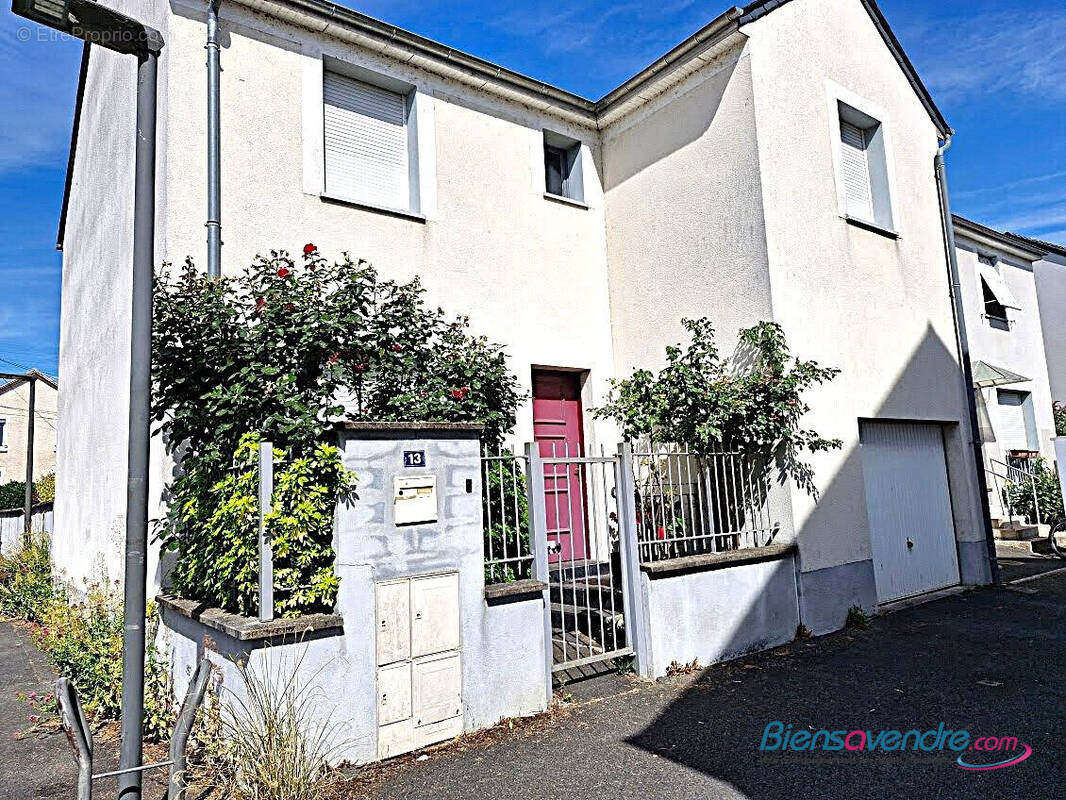 Maison à SAINT-PIERRE-DES-CORPS