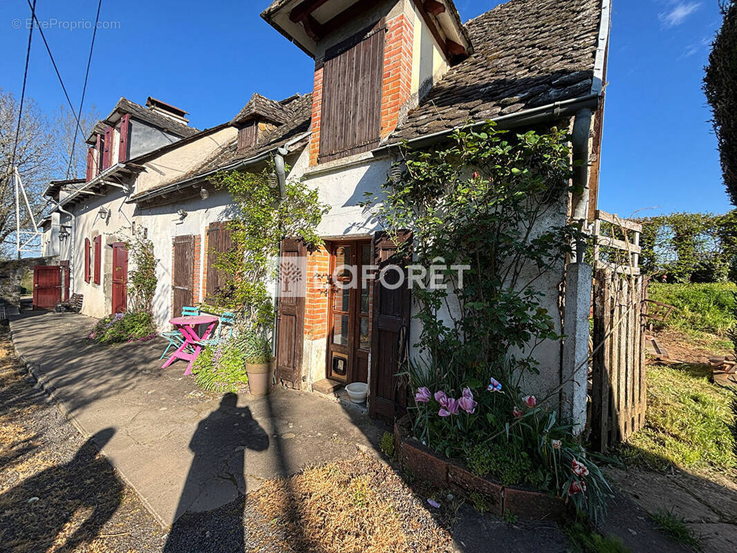 Maison à SAINT-VICTOR