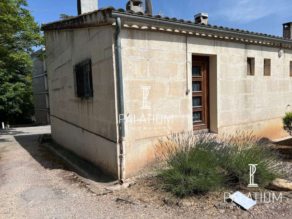 Appartement à GREOUX-LES-BAINS