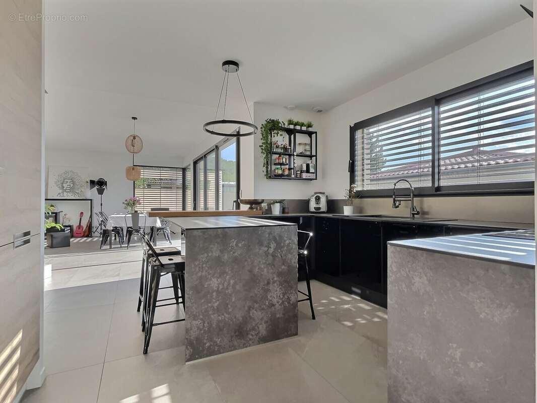 Maison à SAINT-GERMAIN-AU-MONT-D&#039;OR