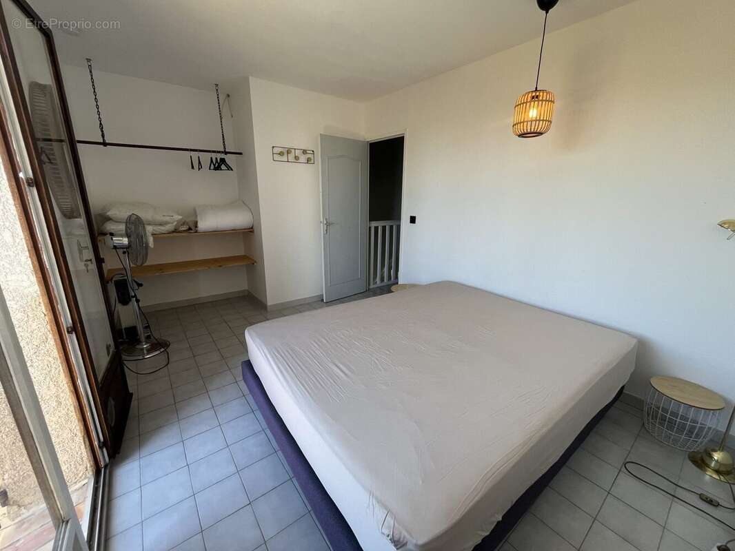 Maison à VIC-LA-GARDIOLE