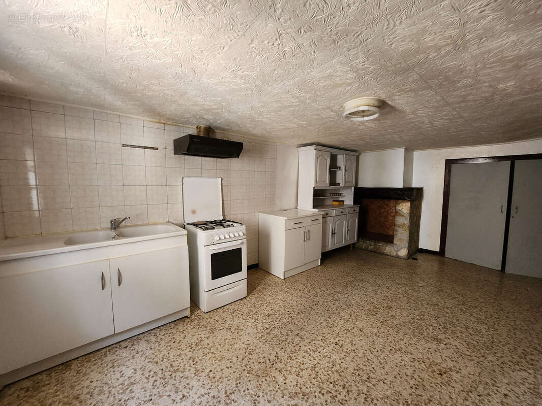 Maison à ALIGNAN-DU-VENT