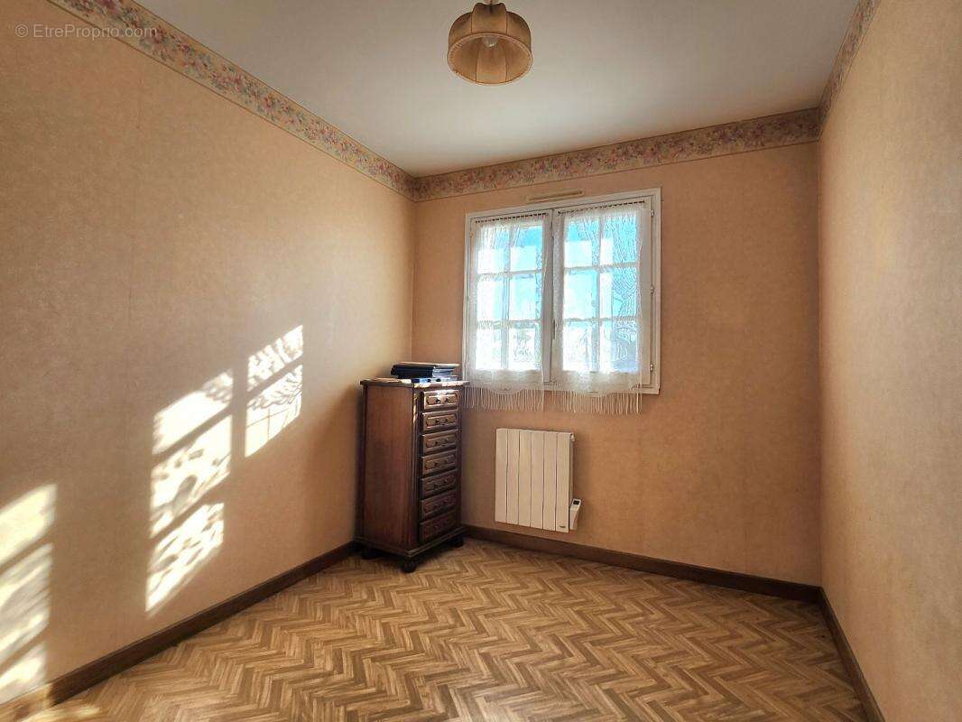 Maison à LONGUEIL-SAINTE-MARIE