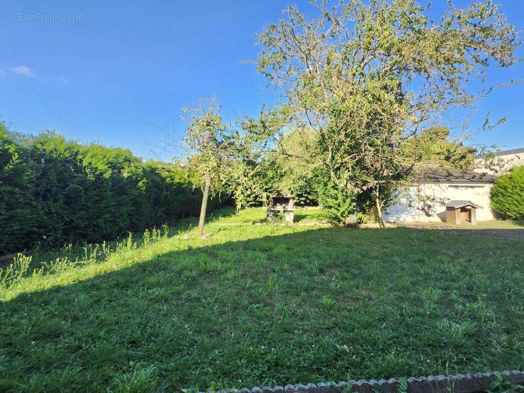 Maison à LONGUEIL-SAINTE-MARIE