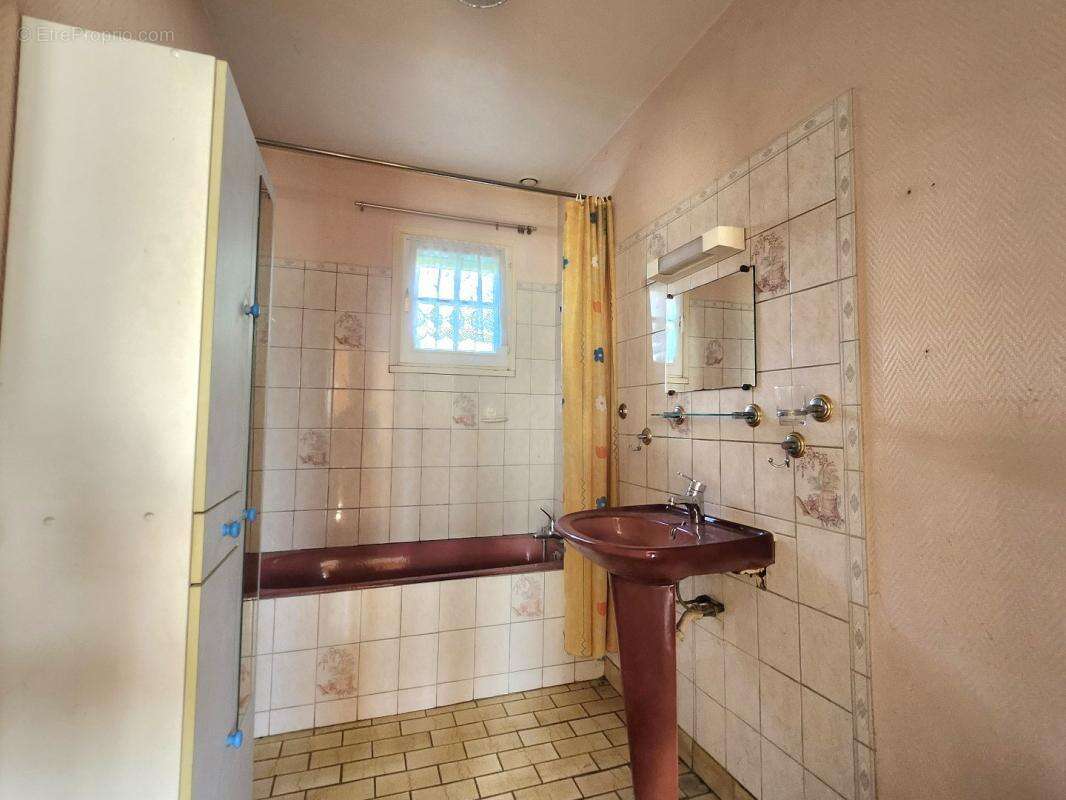 Maison à LONGUEIL-SAINTE-MARIE