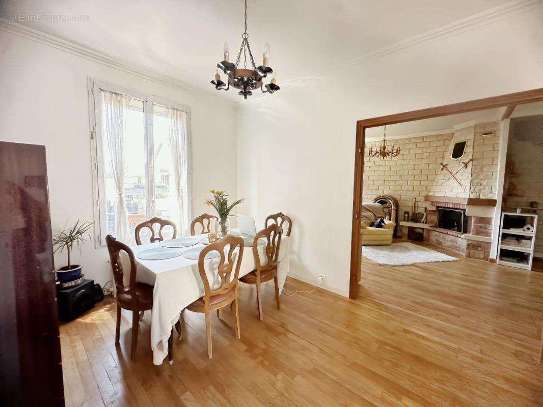 Maison à VILLETANEUSE