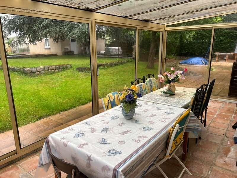 Maison à ARS-SUR-FORMANS