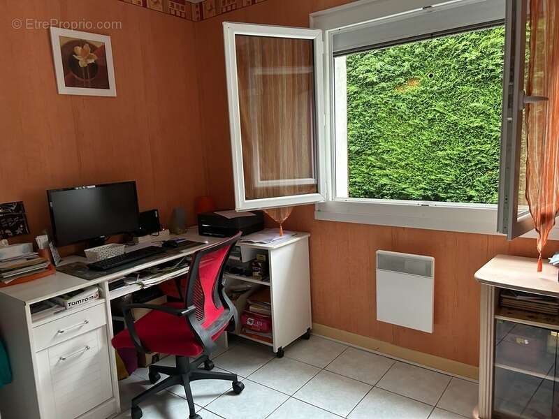 Maison à ARS-SUR-FORMANS