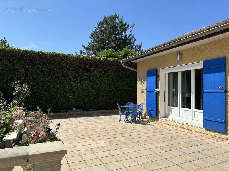 Maison à ARS-SUR-FORMANS