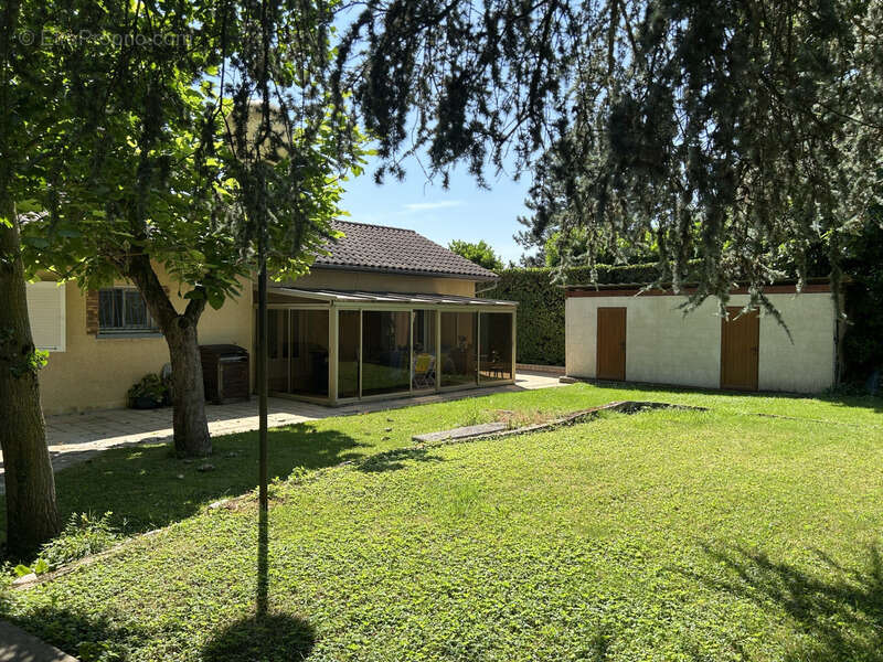 Maison à ARS-SUR-FORMANS