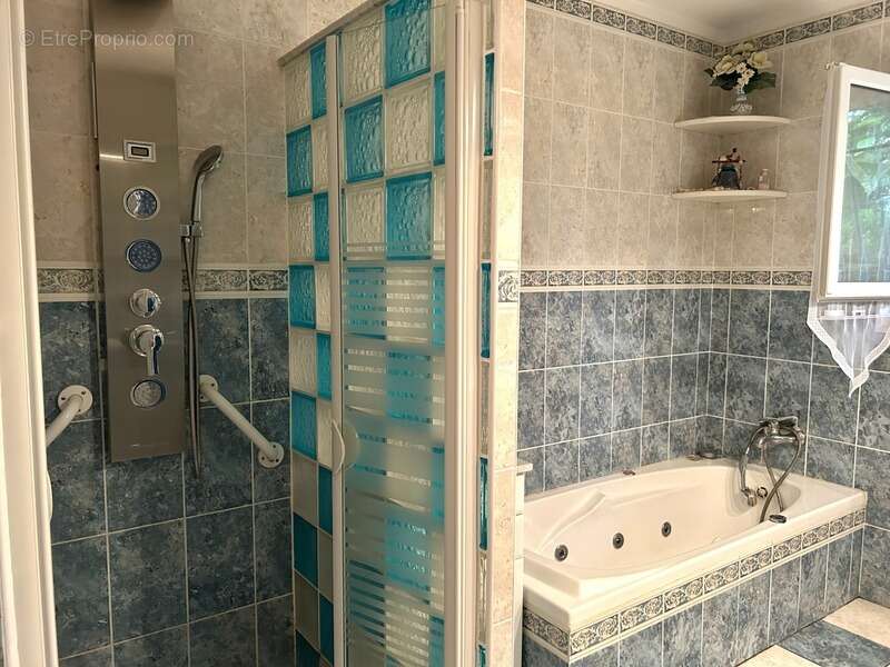 Maison à ARS-SUR-FORMANS