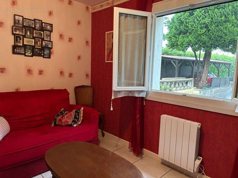 Maison à ARS-SUR-FORMANS