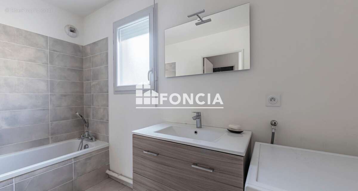 Appartement à PONT-EVEQUE