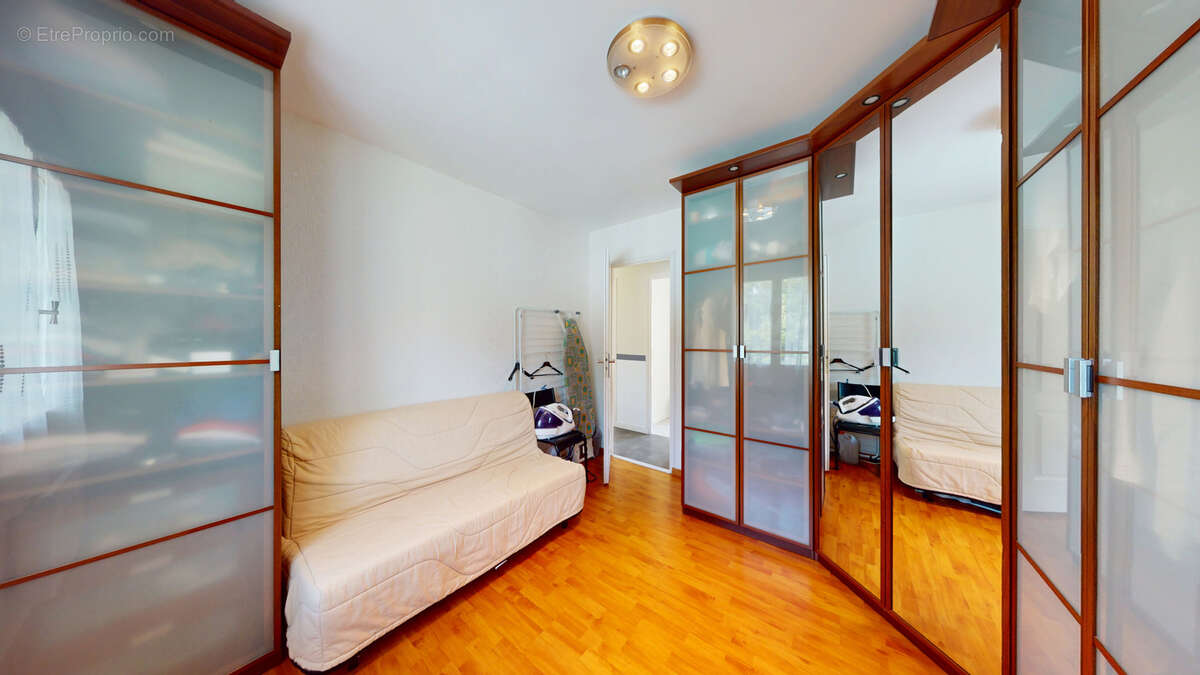 Maison à SAINTE-FOY-DE-PEYROLIERES