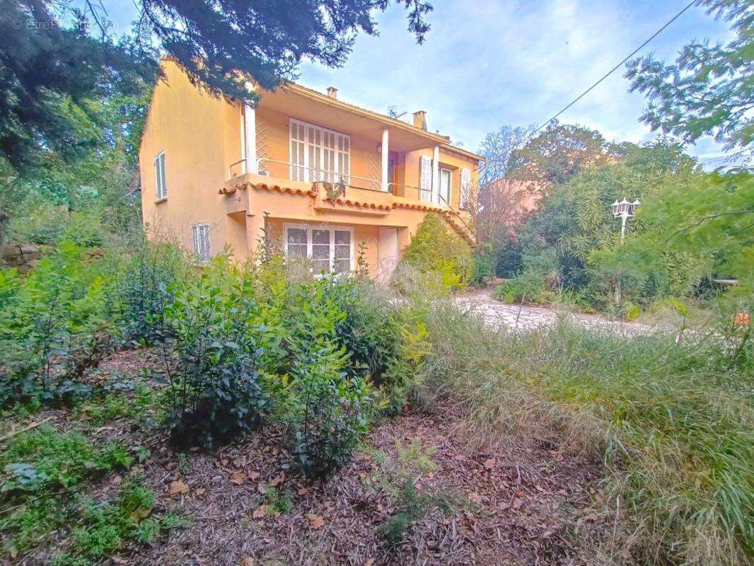 Maison à LE CANNET-DES-MAURES