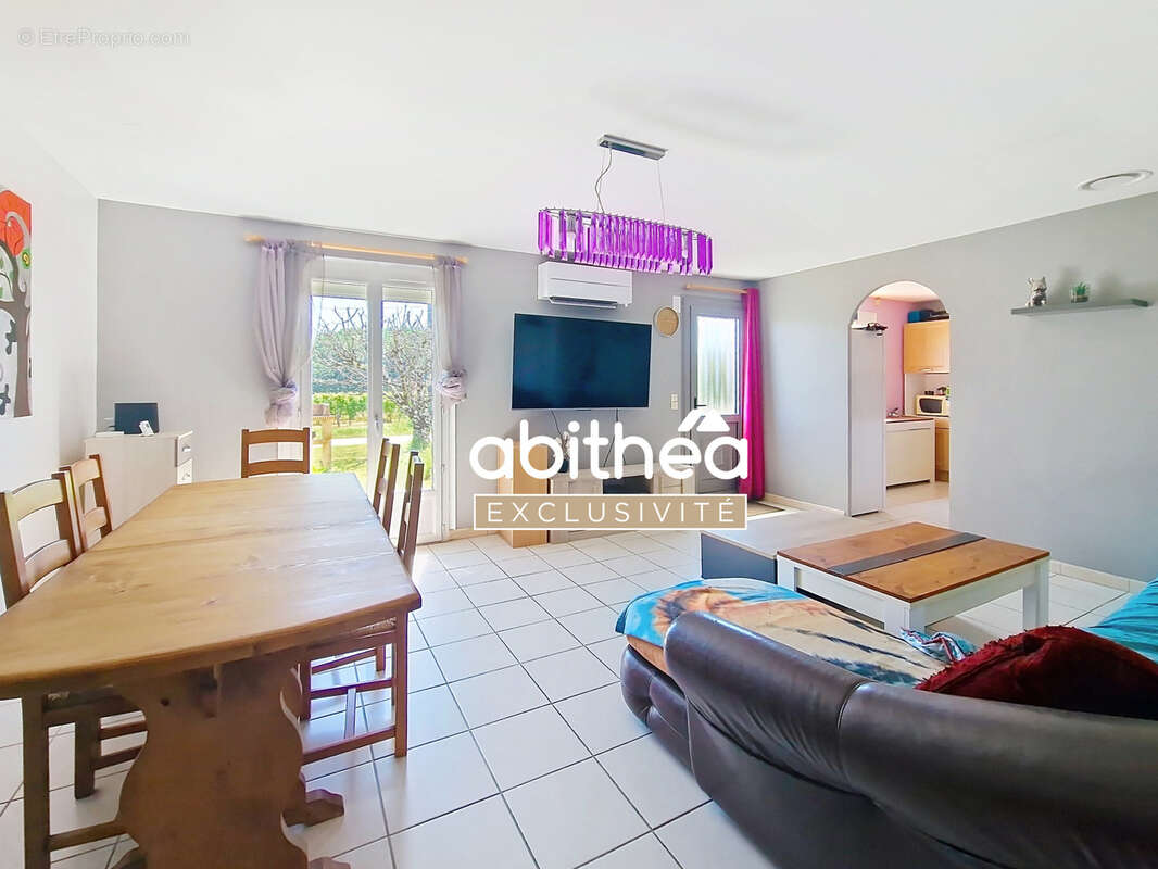 Maison à JARNAC-CHAMPAGNE