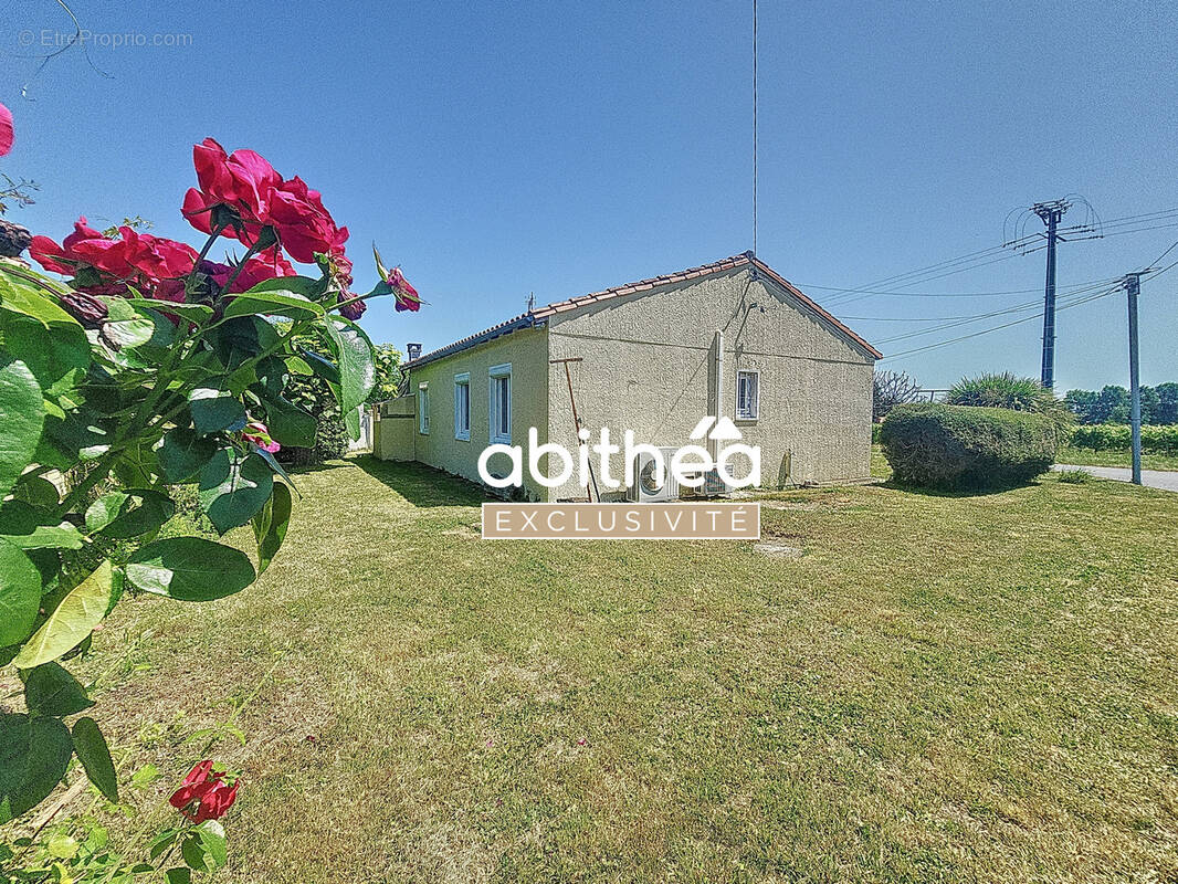 Maison à JARNAC-CHAMPAGNE