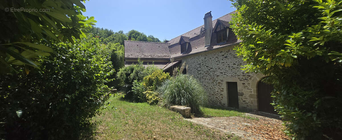 Maison à GAGNAC-SUR-CERE