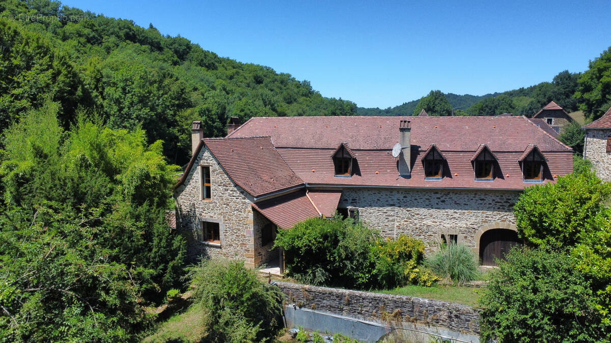 Maison à GAGNAC-SUR-CERE