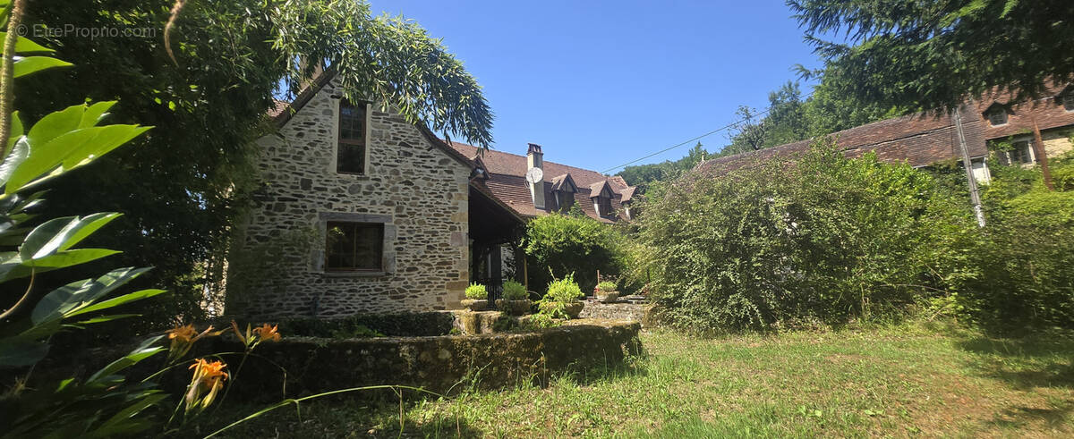 Maison à GAGNAC-SUR-CERE