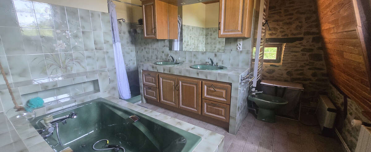 Maison à GAGNAC-SUR-CERE