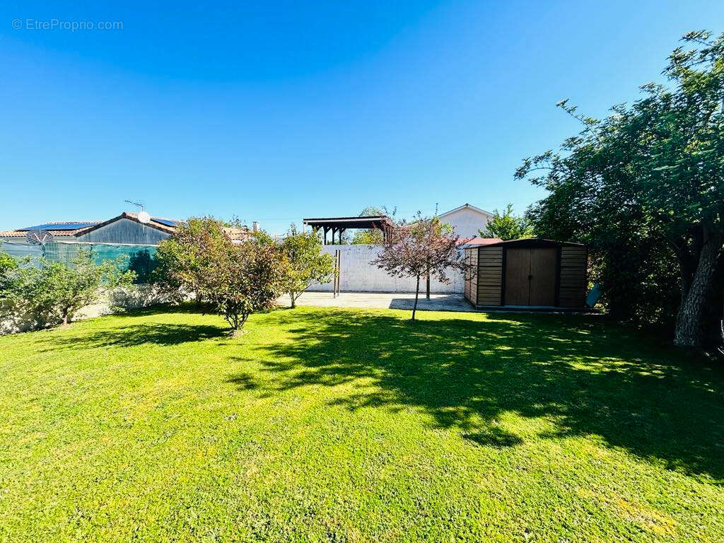 Maison à LA LANDE-DE-FRONSAC