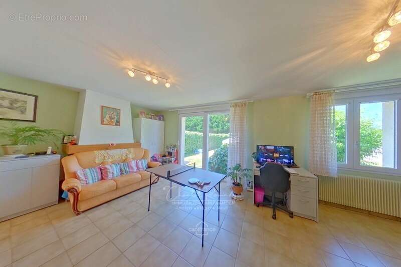 Maison à NAZELLES-NEGRON