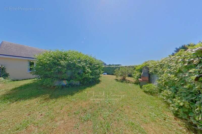 Maison à NAZELLES-NEGRON